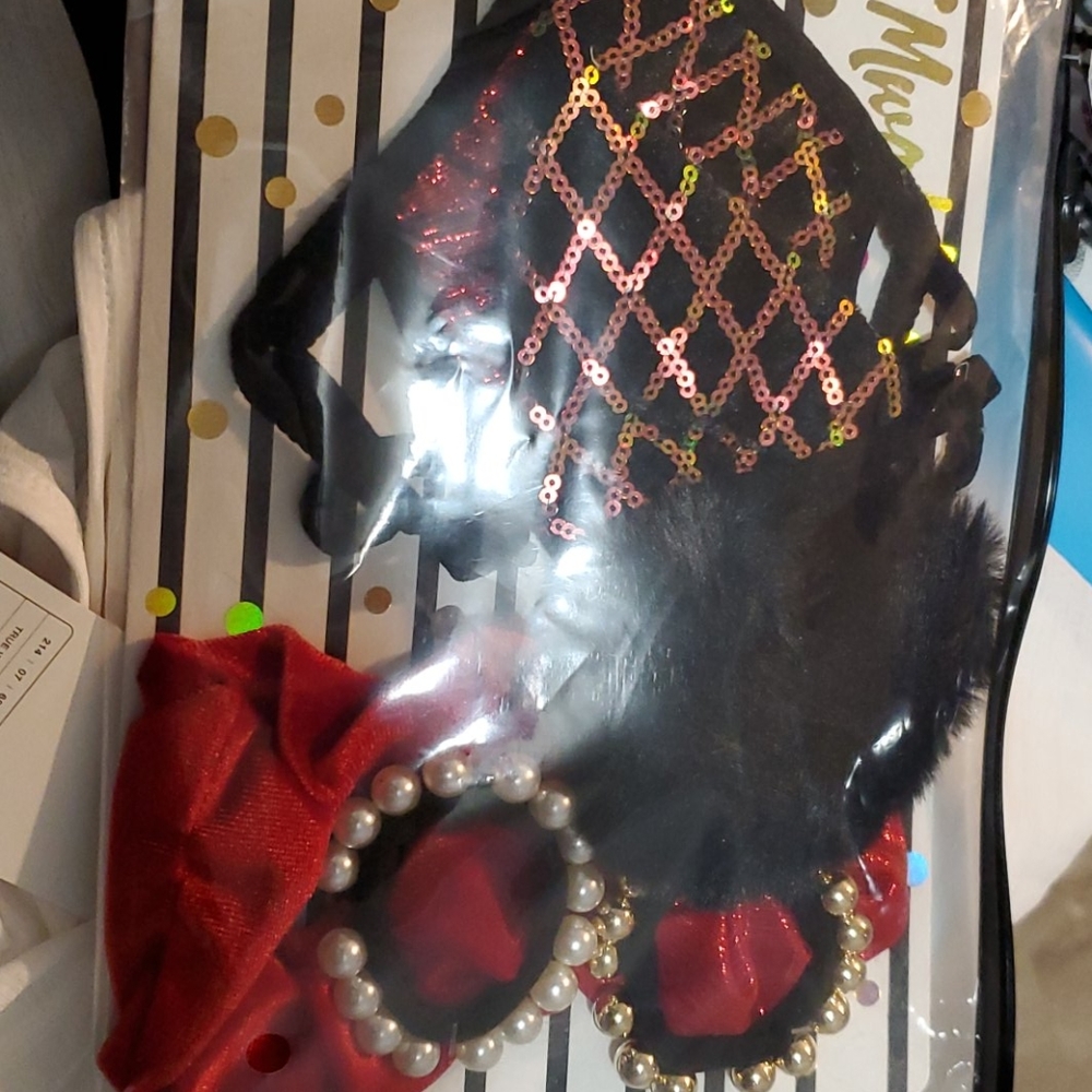 Nwt Women 2 face mask / hair accessories
